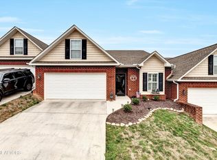 7013 Pemmbrooke Shire Ln, Knoxville, TN 37909