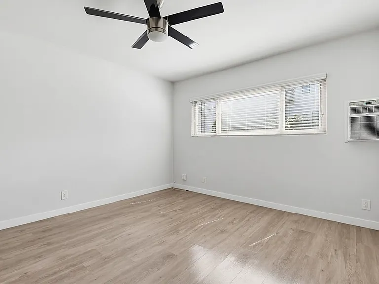 Kester Apartments — Photo 31