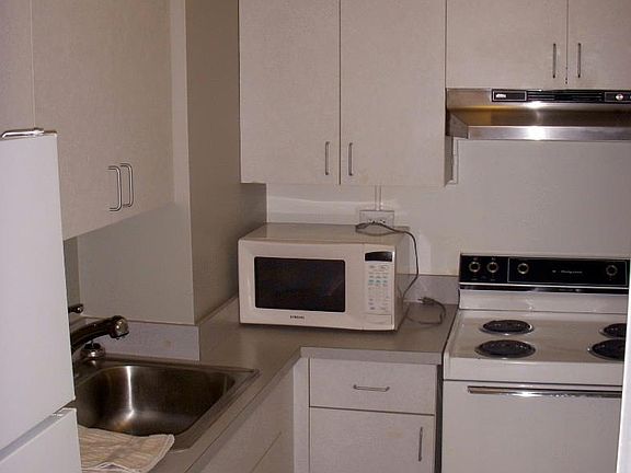 5th image of 130-168 Water St #8E