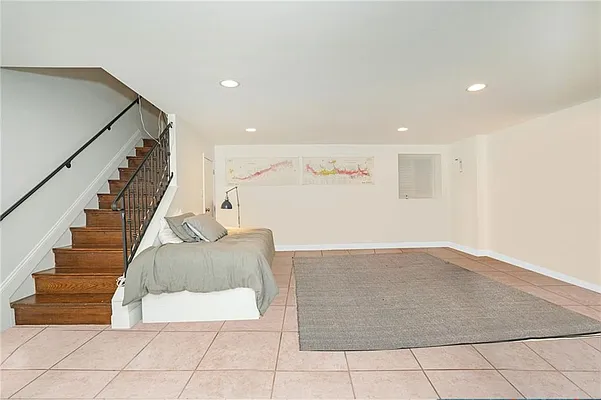 Sold by REMAX Elite | media 15