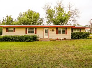 407 N Stidham St, Hamilton, TX 76531