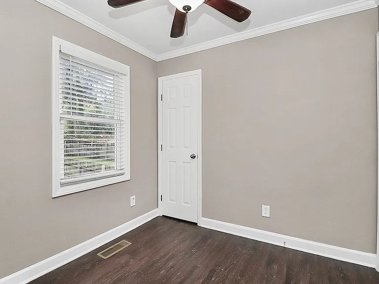 2215 Kennesaw Dr — Photo 10