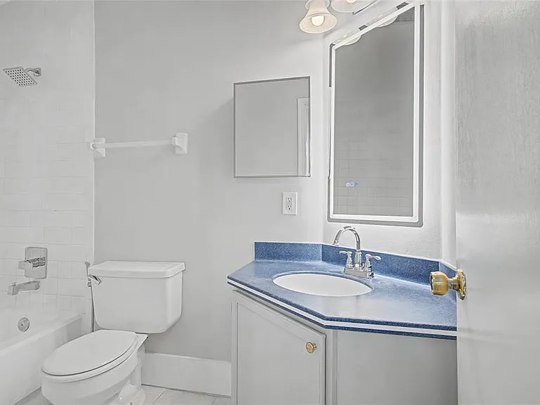 11462 Commercial St — Photo 30