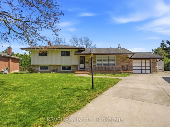 8 Fernwood Ter, Saint Catharines, ON L2T 3W5