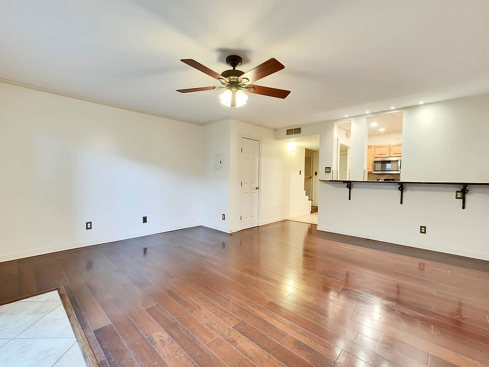 1st image of 2122 Hancock Dr APT 120
