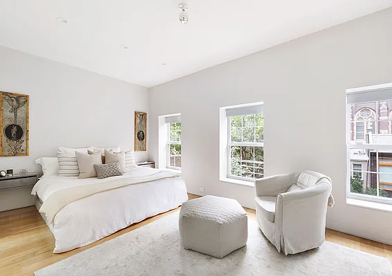 Rented by Compass | media 22