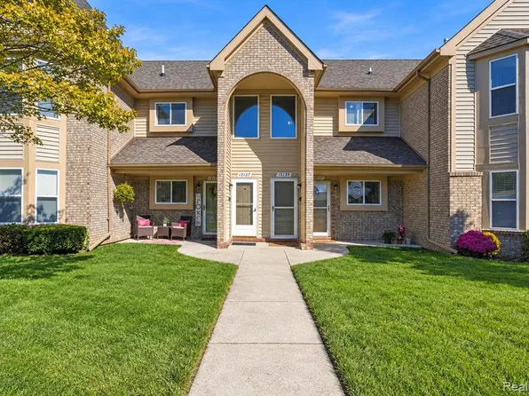 15139 Northpointe Dr, Sterling Heights, MI 48313