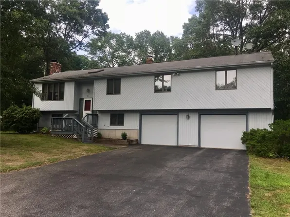 21 Maureen Dr, Smithfield, RI 02917