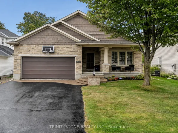 452 Landswood Way, Ottawa, ON K2S 0A4
