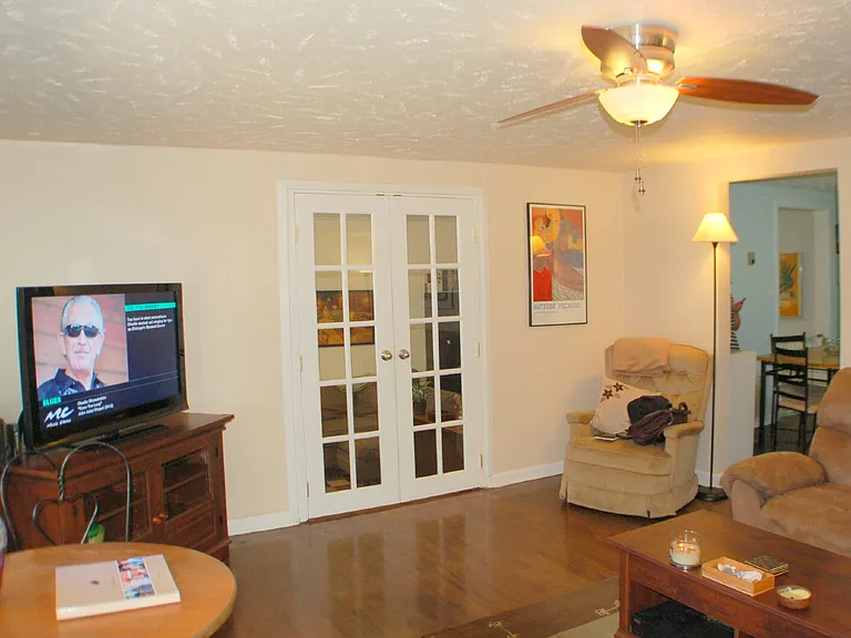 1439 S West Ave — Photo 4