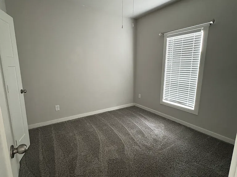 308 N Point Cir — Photo 30