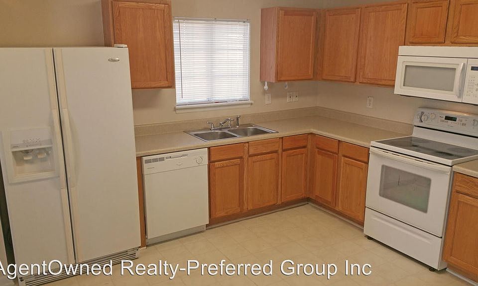 2nd image of 2605 Lyall Ct
