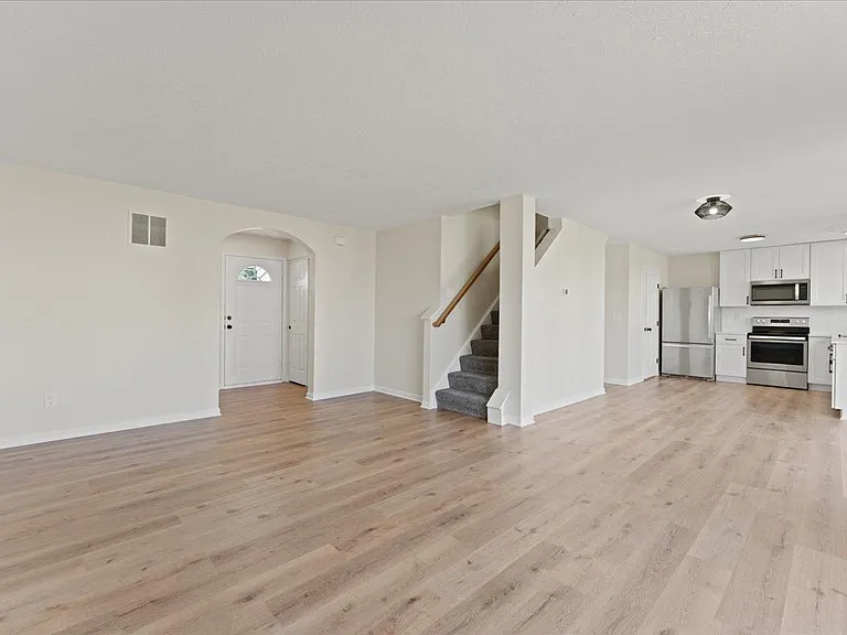 2127 Algiers St — Photo 9