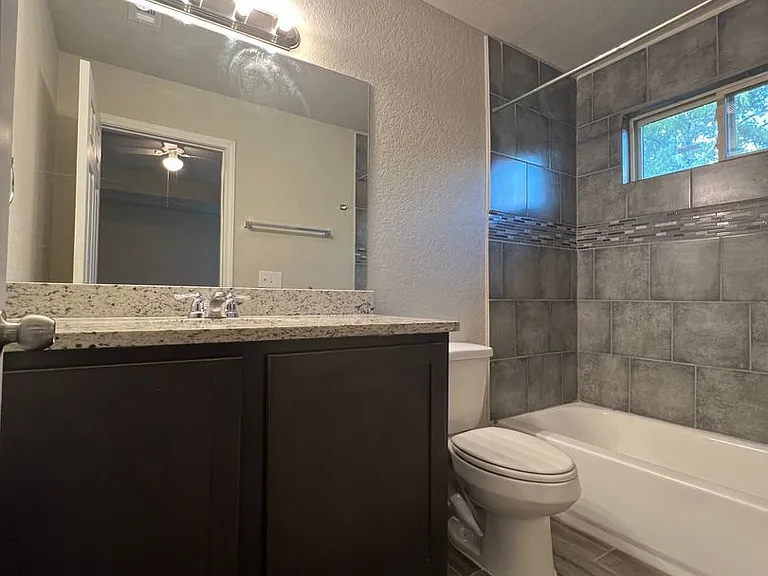 7417 Savannah Brks — Photo 20