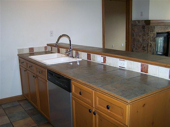 5th image of 240 Chapel Pl Unit Br225