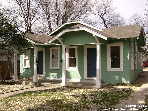 1st image of 613 W Rosewood Ave