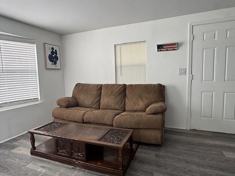 339 Thunderbird Ln — Photo 4