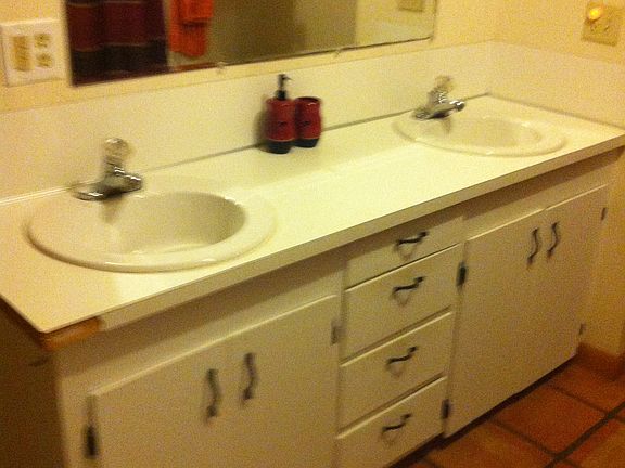 JACK N JILL BATHROOM