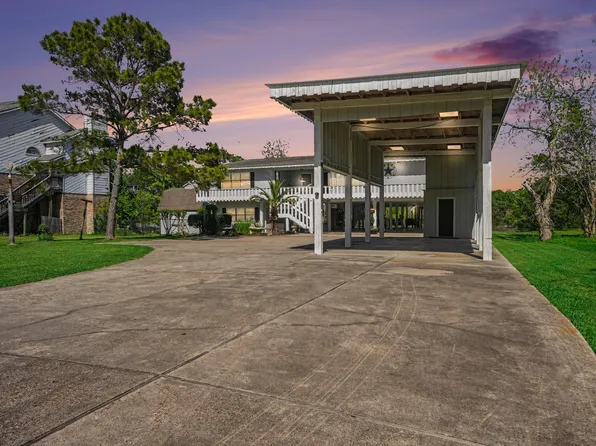 2208 Elton St, Baytown, TX 77520