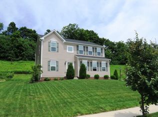 11801 Beacon Dr, North Huntingdon, PA 15642