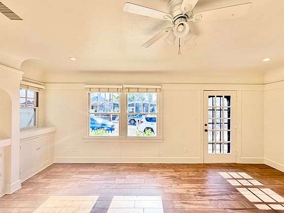 3rd image of 4072 Stephens St