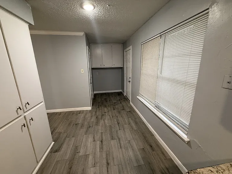 100 E Brown St — Photo 10