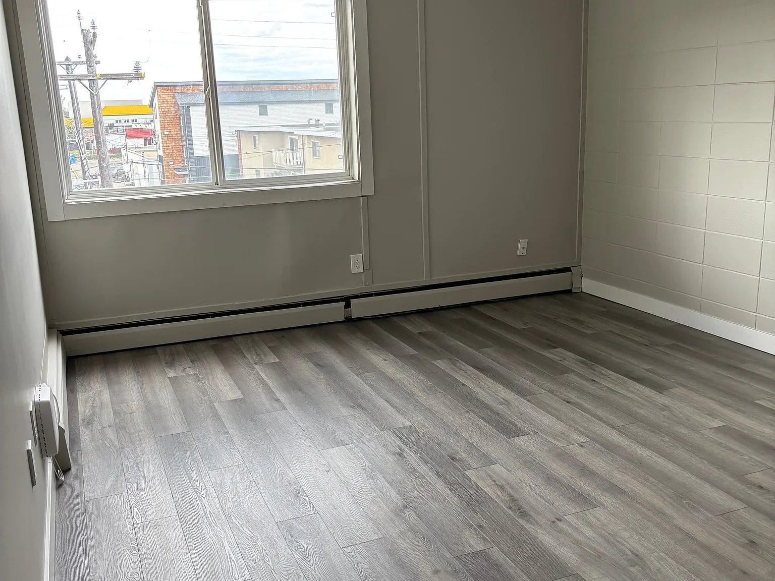 1 bed, 1.0 bath, $997 — Photo 4