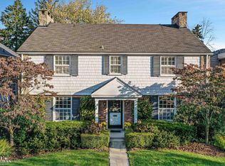 274 Lewiston Rd, Grosse Pointe Farms, MI 48236