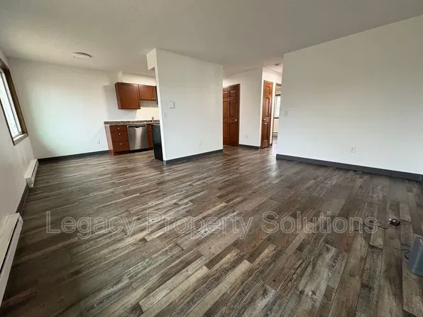 217 Lakota Ave Unit 103, Center, ND 58530
