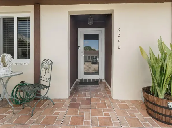 5240 SW 139th Pl, Miami, FL 33175