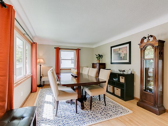 4th image of 2265 Saint Stephen St