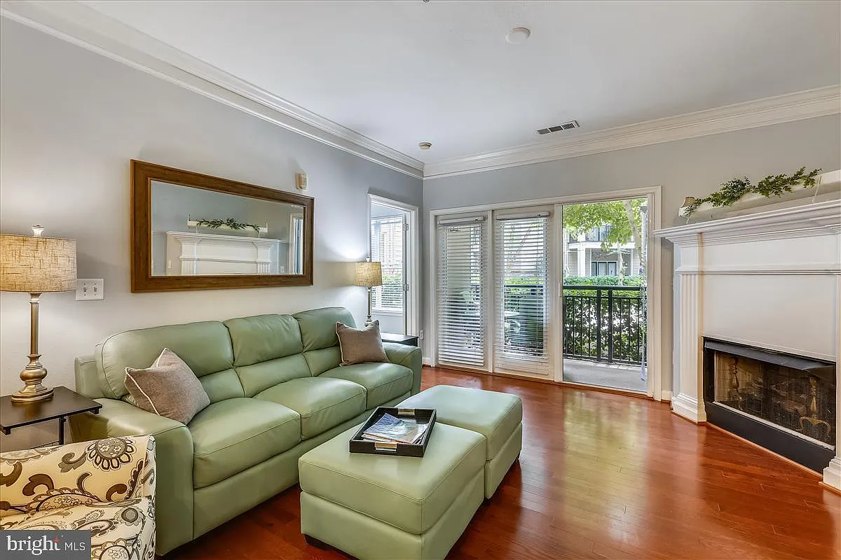 501 Hungerford Dr — Photo 1