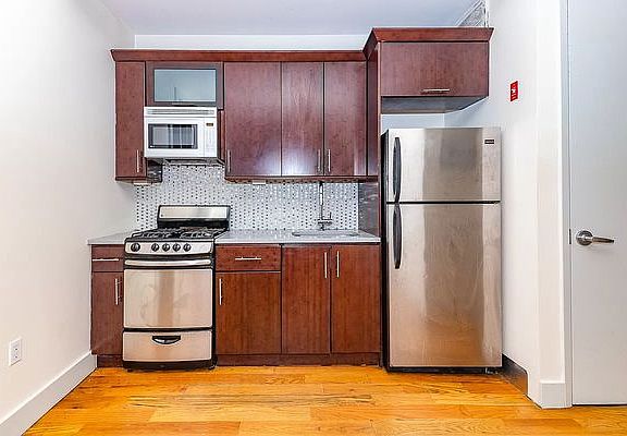 3rd image of 1323 Bedford Ave #2F2