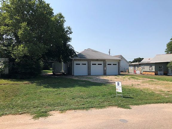 2nd image of 503 Marquis Ave