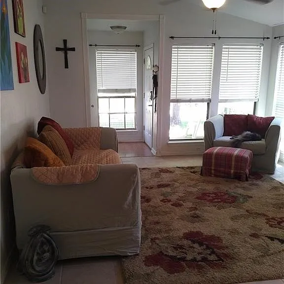 1102 Weatherly Dr — Photo 4
