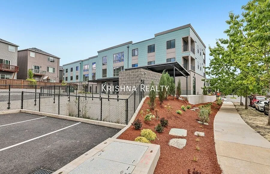 Brand New 3-Bed, 2-Bath Luxury Apartment | Single-Level Living | Abbey Square in Portland's North... — Photo 3