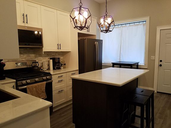 2nd image of 1631 W 38th Pl #1R