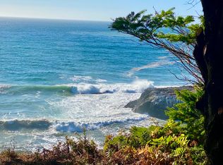 170 Dolphin Dr, Whitethorn, CA