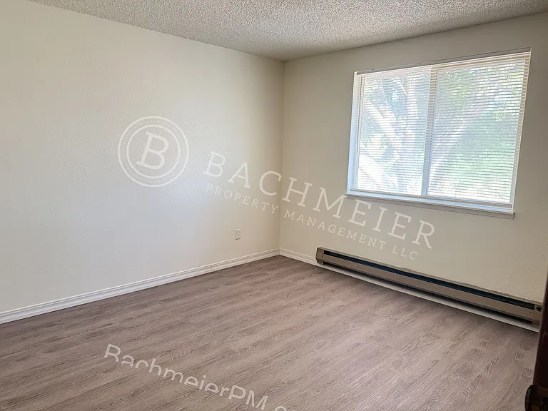 912 SE Hailey Ave — Photo 6