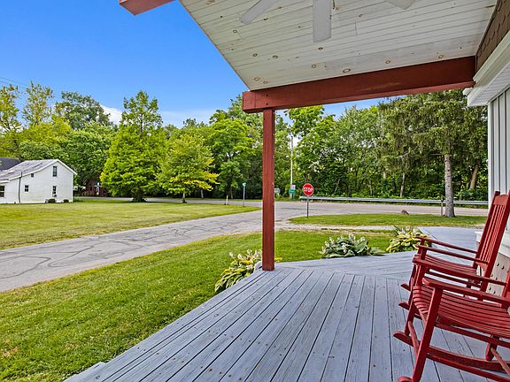 4th image of 451 Sellers St
