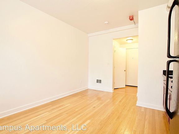 4th image of 4210 Brooklyn Ave NE APT 001