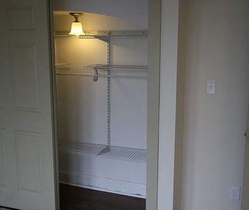 4th image of 2845-2851 N Oakland Ave #4796922