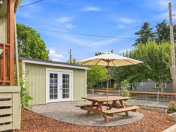 3rd image of 4006 NE 7th Ave