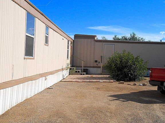 3rd image of 6930 N Taylor Ln
