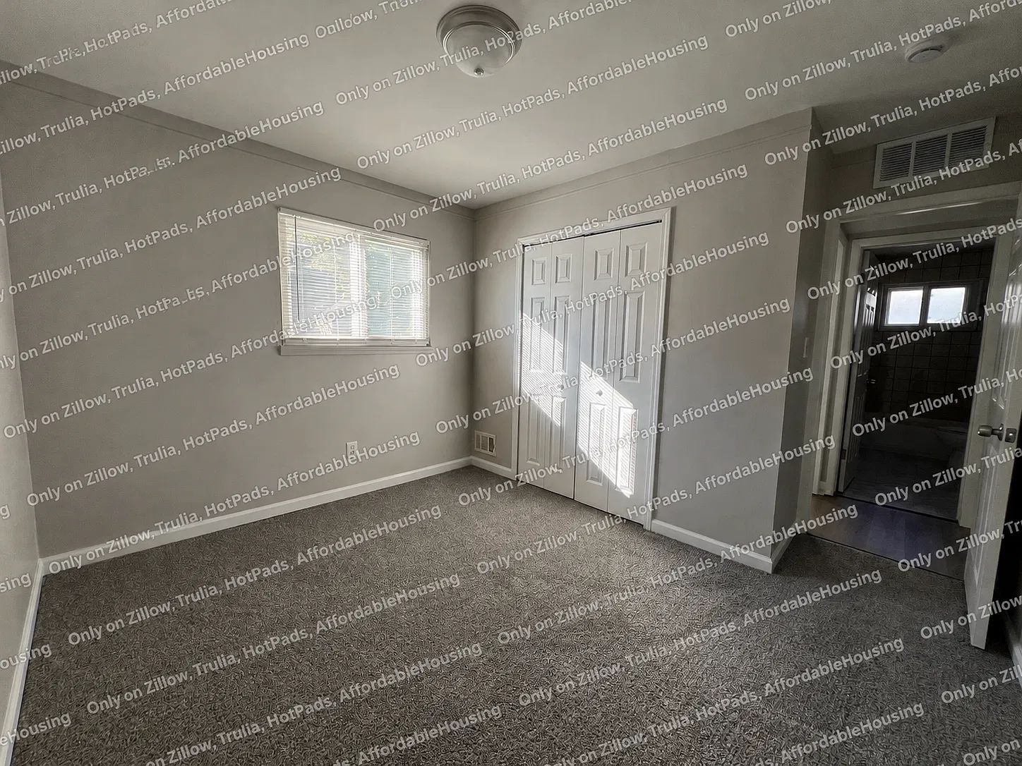 3 bed, 1000 sqft, $1,400 — Photo 4