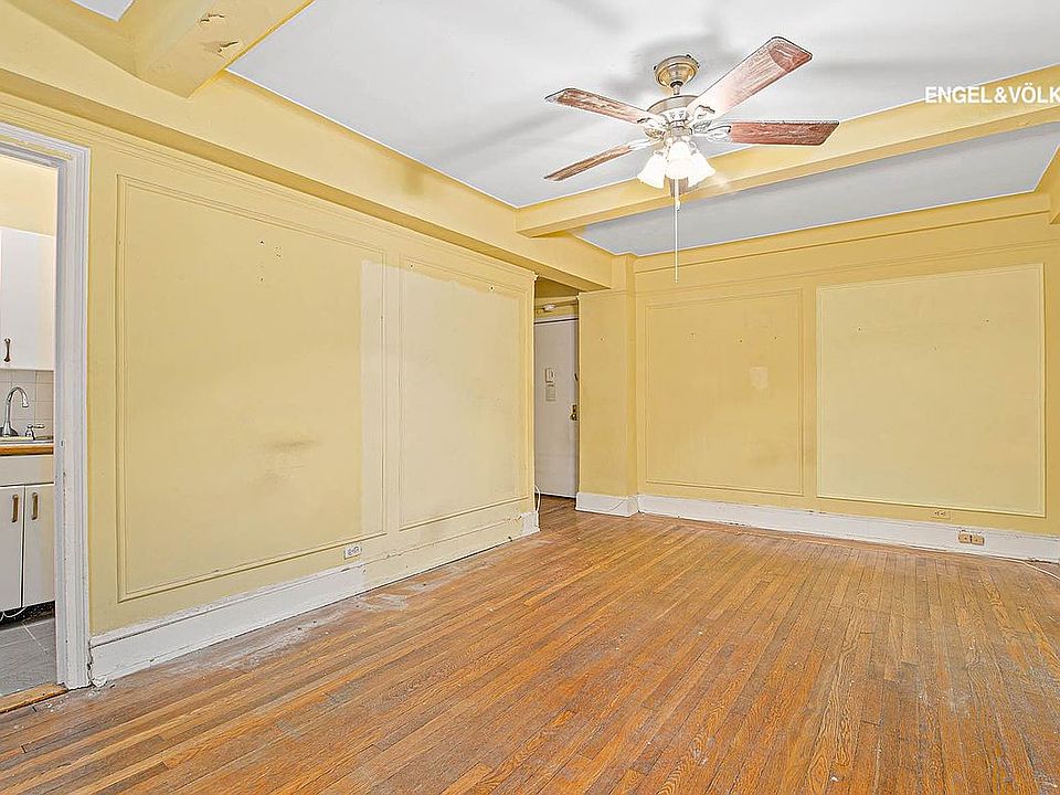 2nd image of 304 W 75th St APT 4C