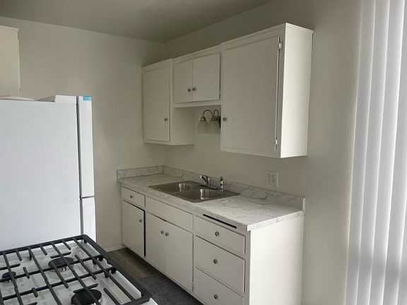 4th image of 8833 Mission Dr #16