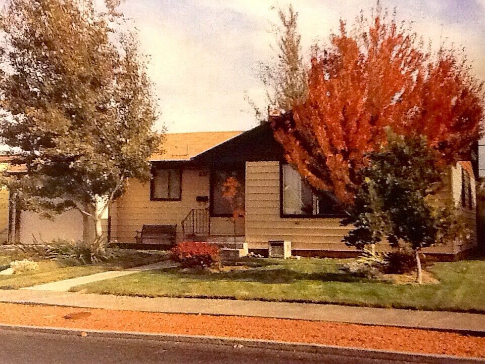 1st image of 831 S Juniper Dr