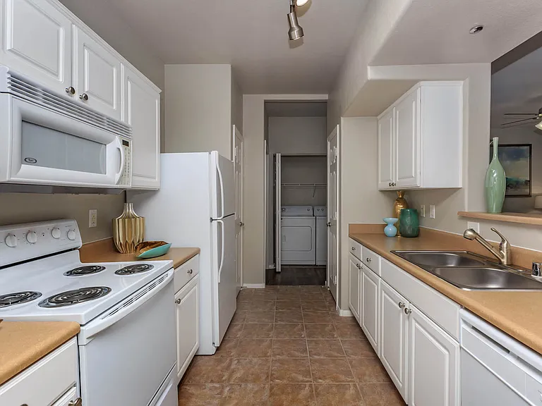 2c2 1119 SQFT 2 Bed 2 Bath