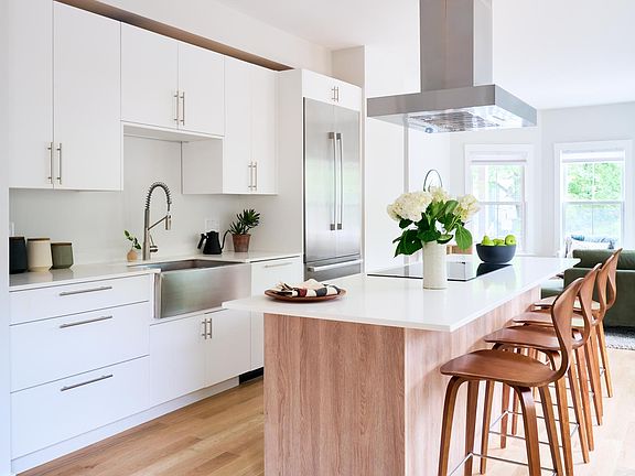 4th image of 117 Walden St #1